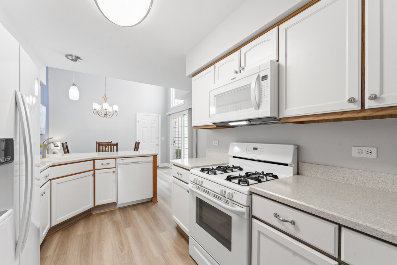 413 Edgewater Lane #413, Wauconda, IL 60084
