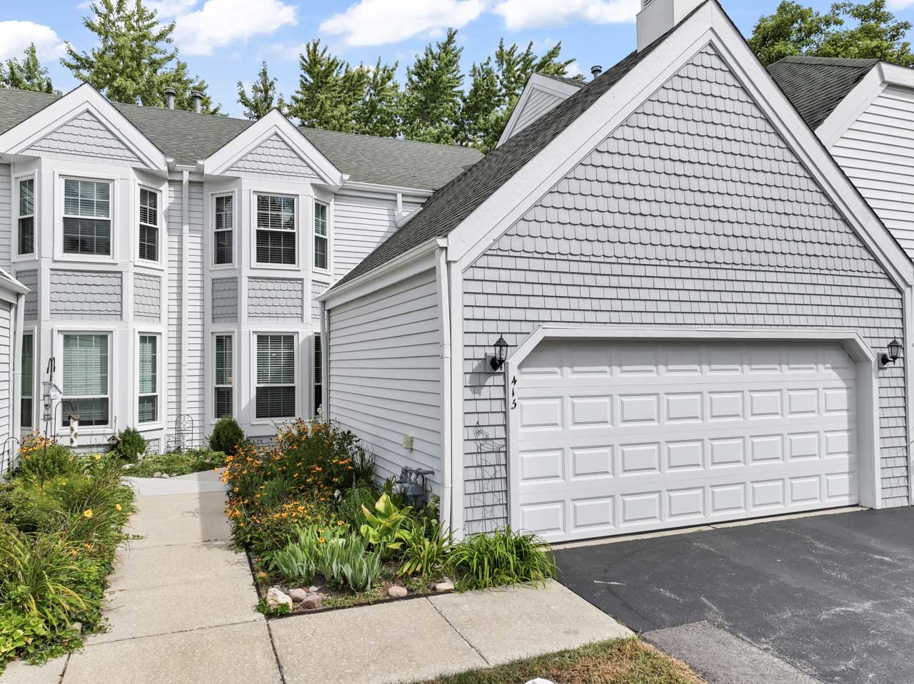 413 Edgewater Lane #413, Wauconda, IL 60084