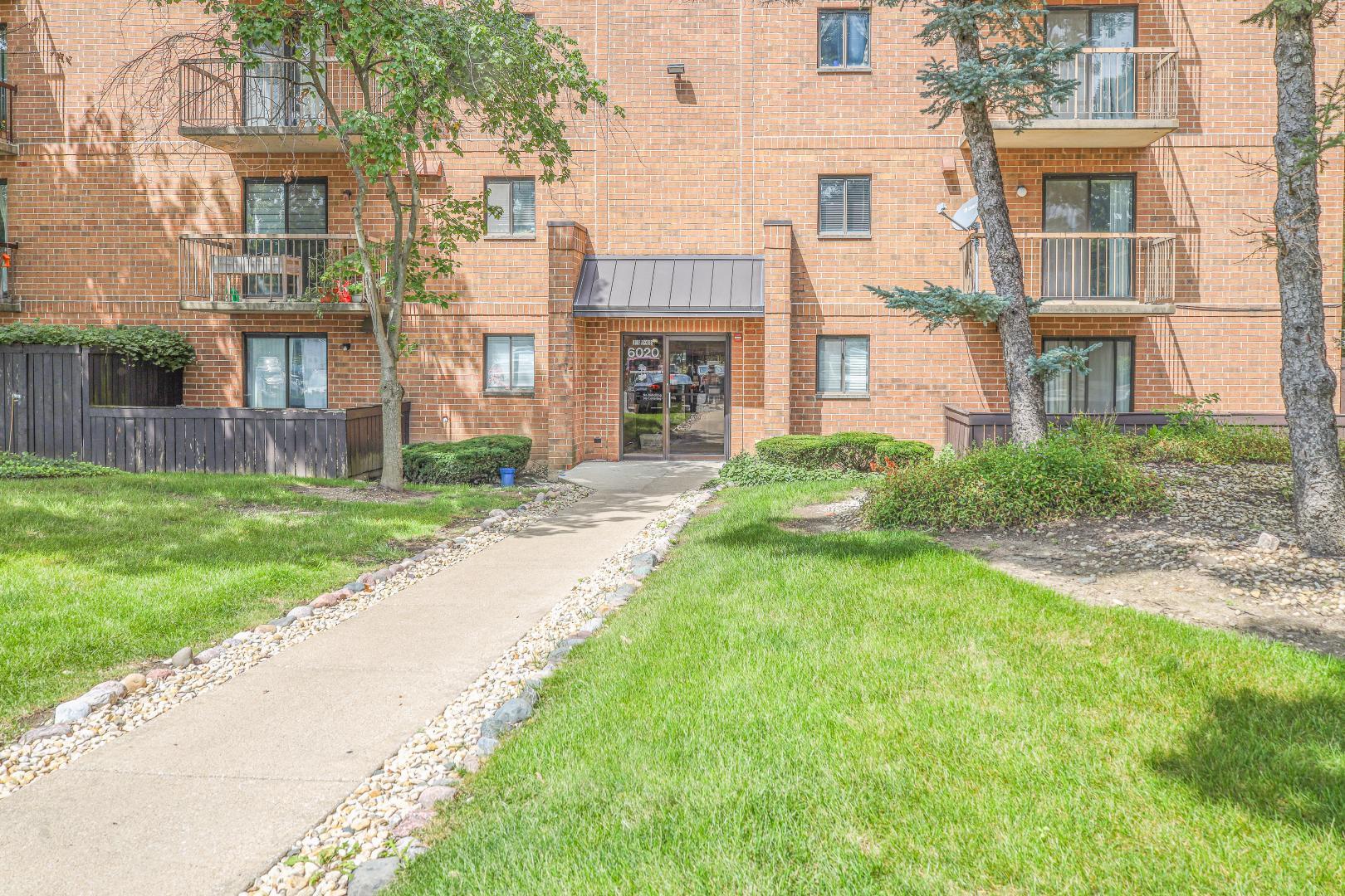6020 Lake Bluff Drive #201, Tinley Park, IL 60477