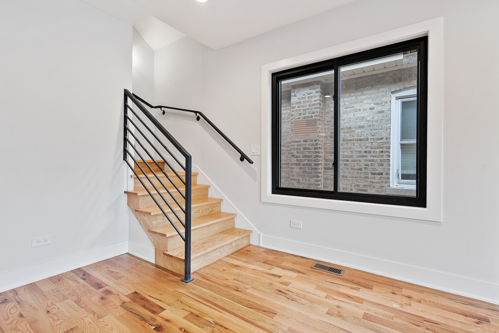 3529 N Nottingham Avenue, Chicago, IL 60634