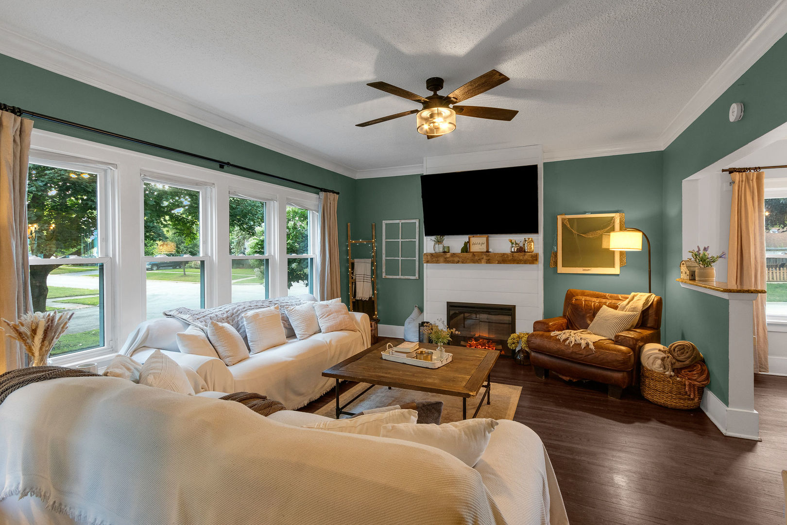 189 1st Street, Crystal Lake, IL 60014
