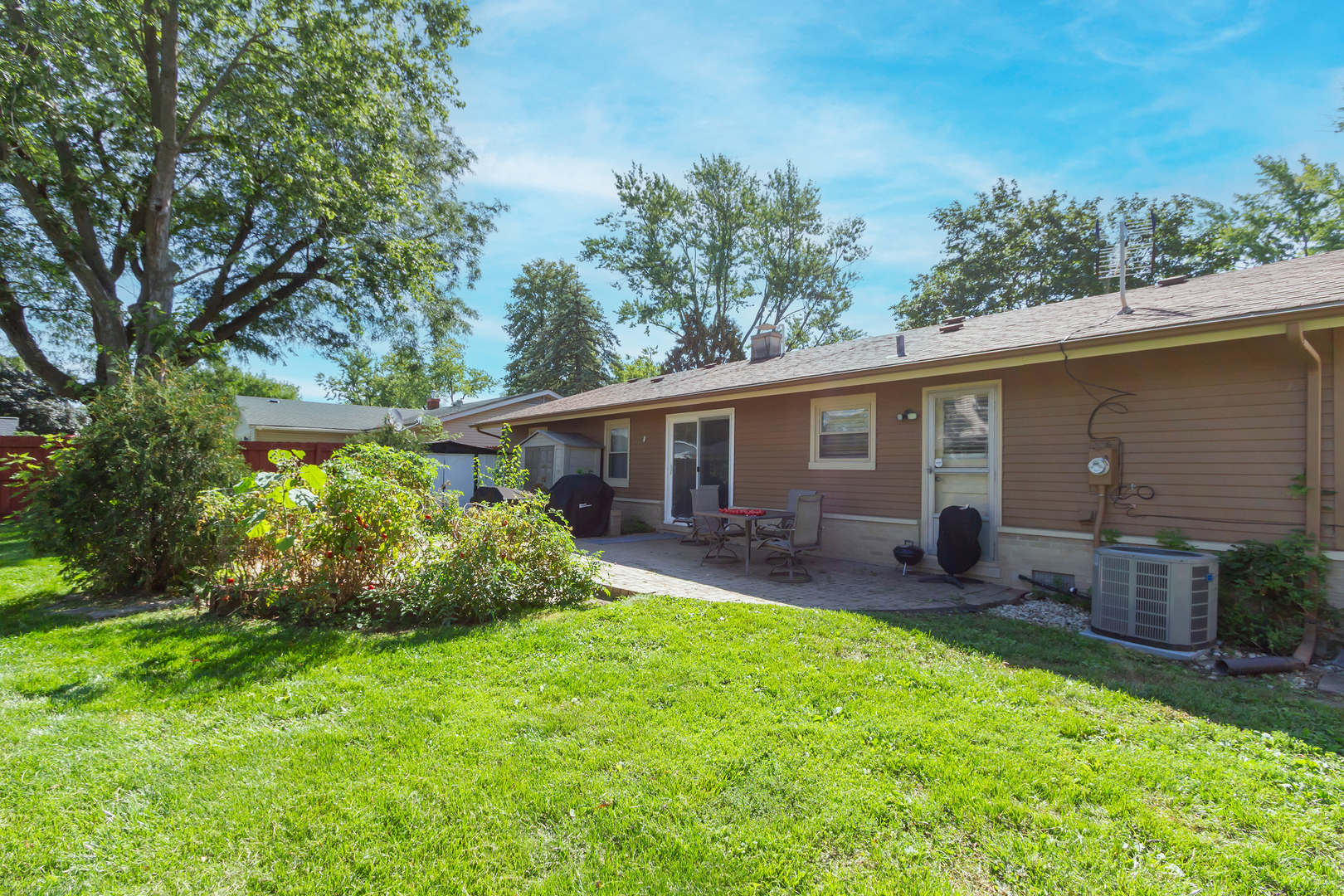 248 Clearmont Drive, Elk Grove Village, IL 60007