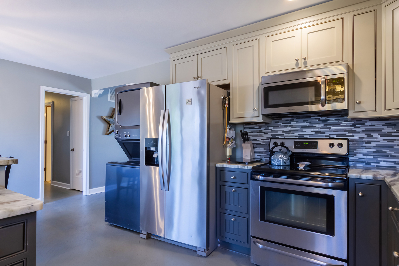 248 Clearmont Drive, Elk Grove Village, IL 60007