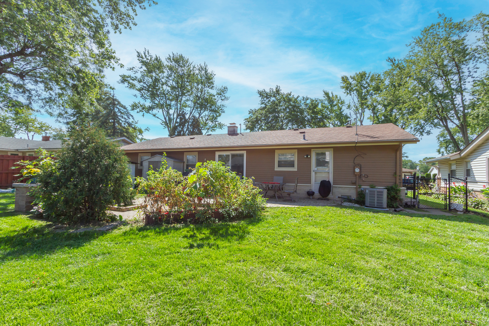 248 Clearmont Drive, Elk Grove Village, IL 60007