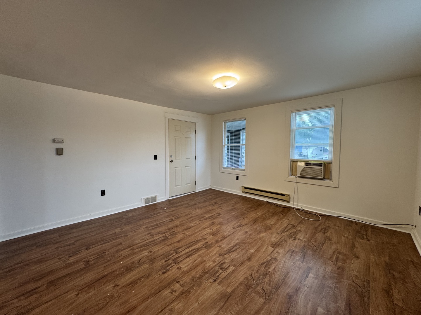 39 E Church Street #1W, Sandwich, IL 60548