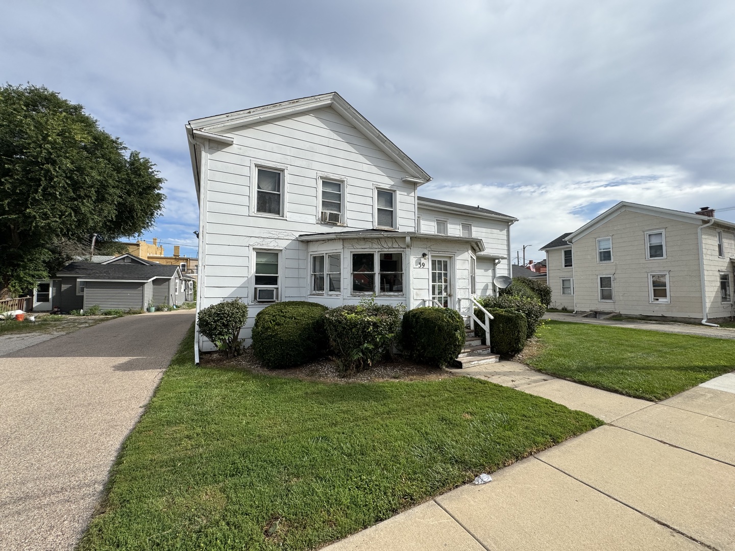 39 E Church Street #1W, Sandwich, IL 60548