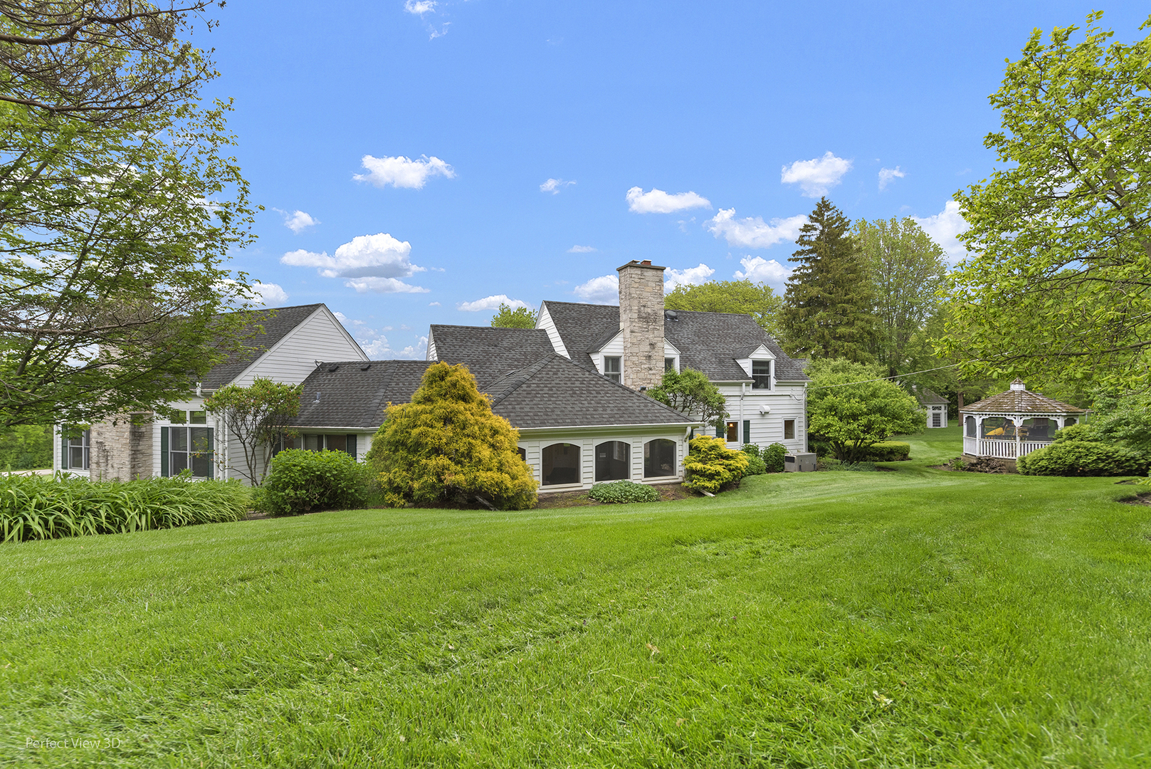 110 Inverway, Inverness, IL 60067