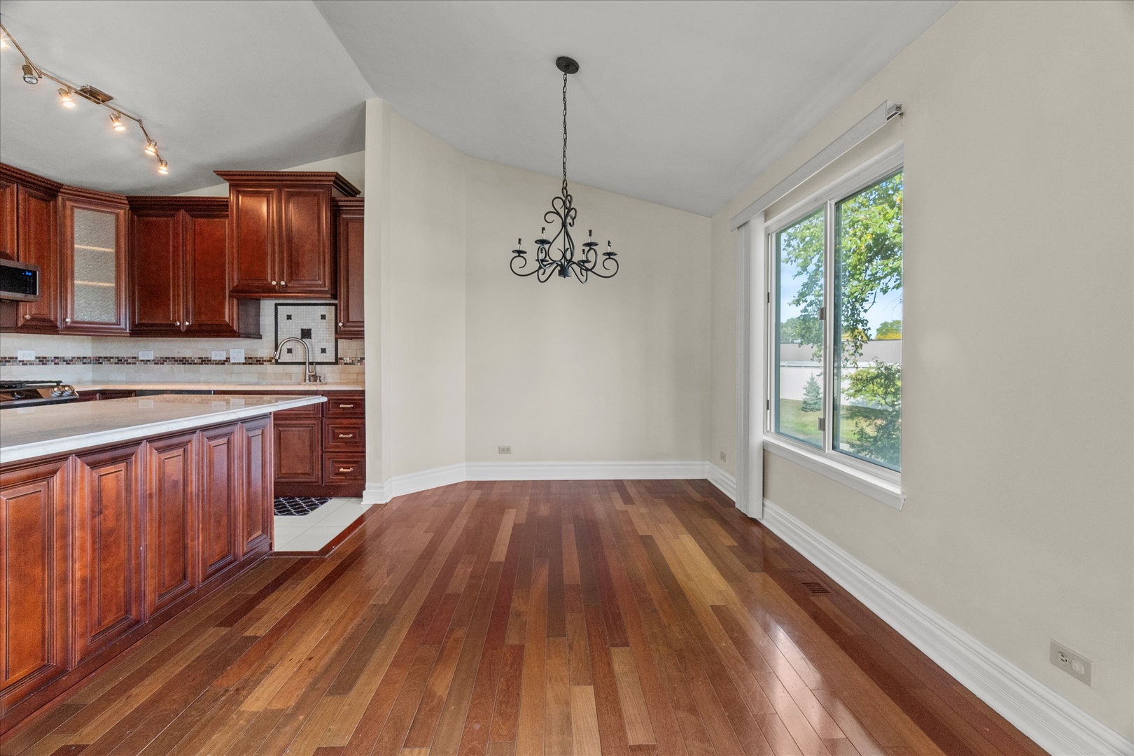 2669 S Embers Lane, Arlington Heights, IL 60005