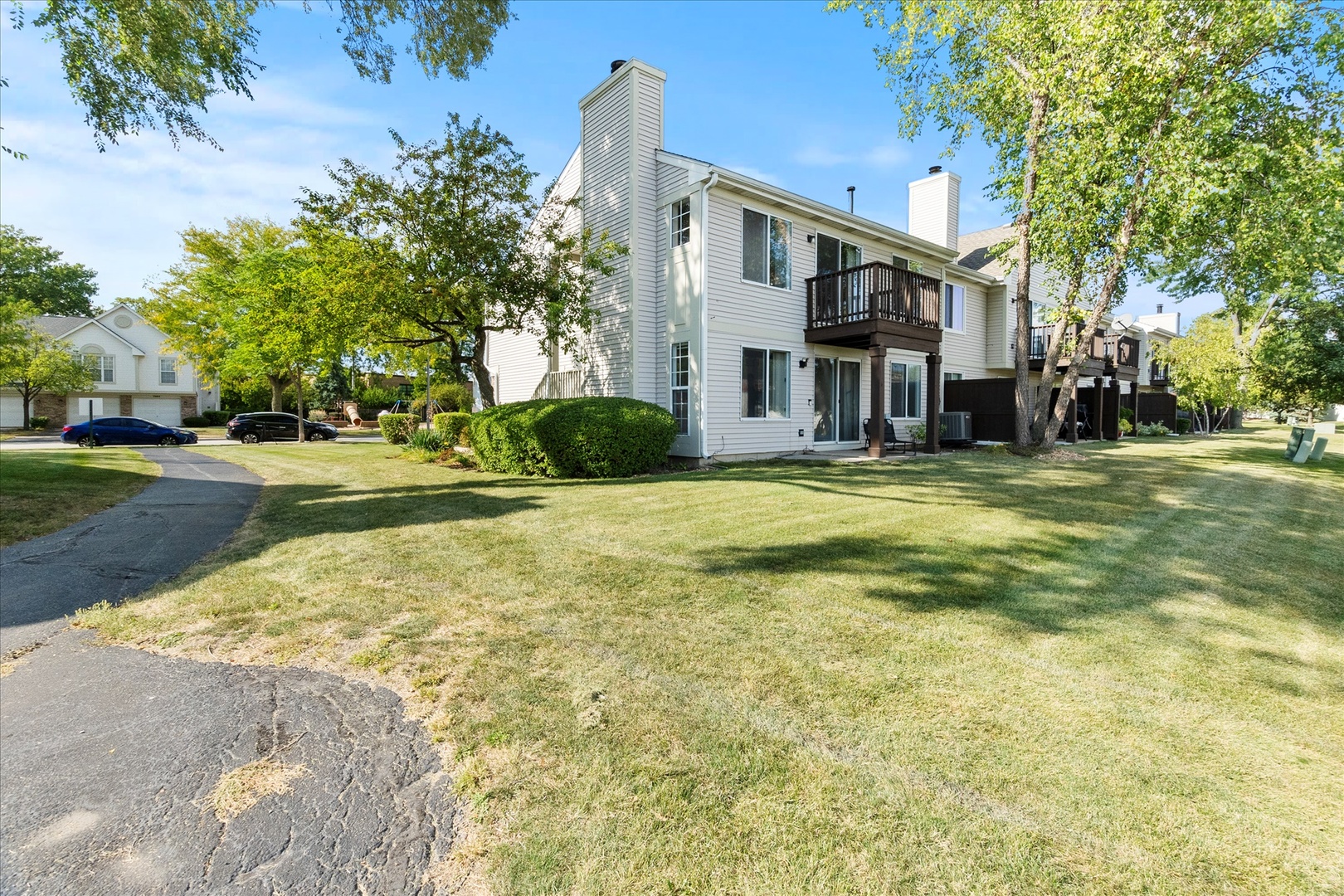 2669 S Embers Lane, Arlington Heights, IL 60005