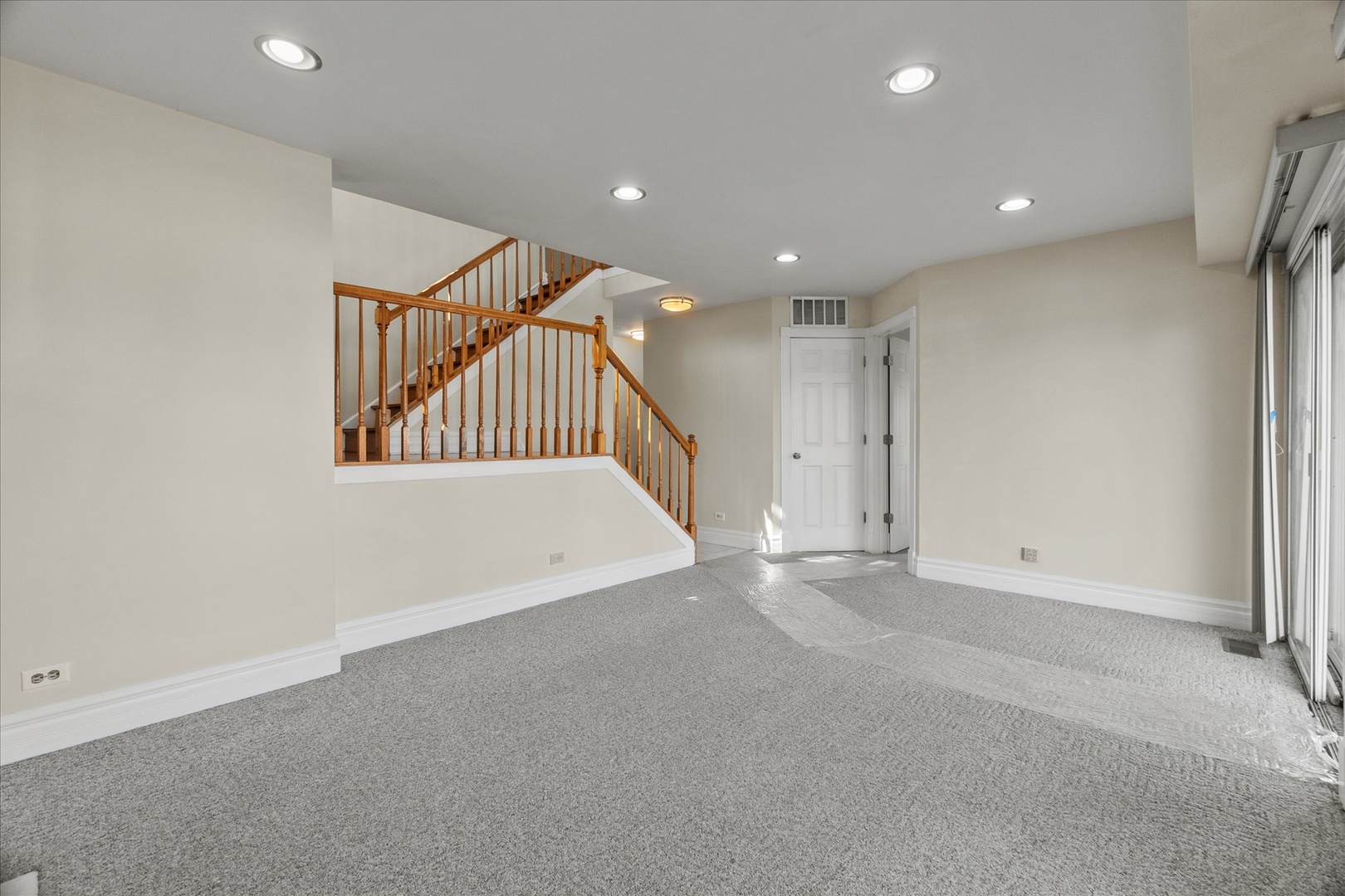 2669 S Embers Lane, Arlington Heights, IL 60005