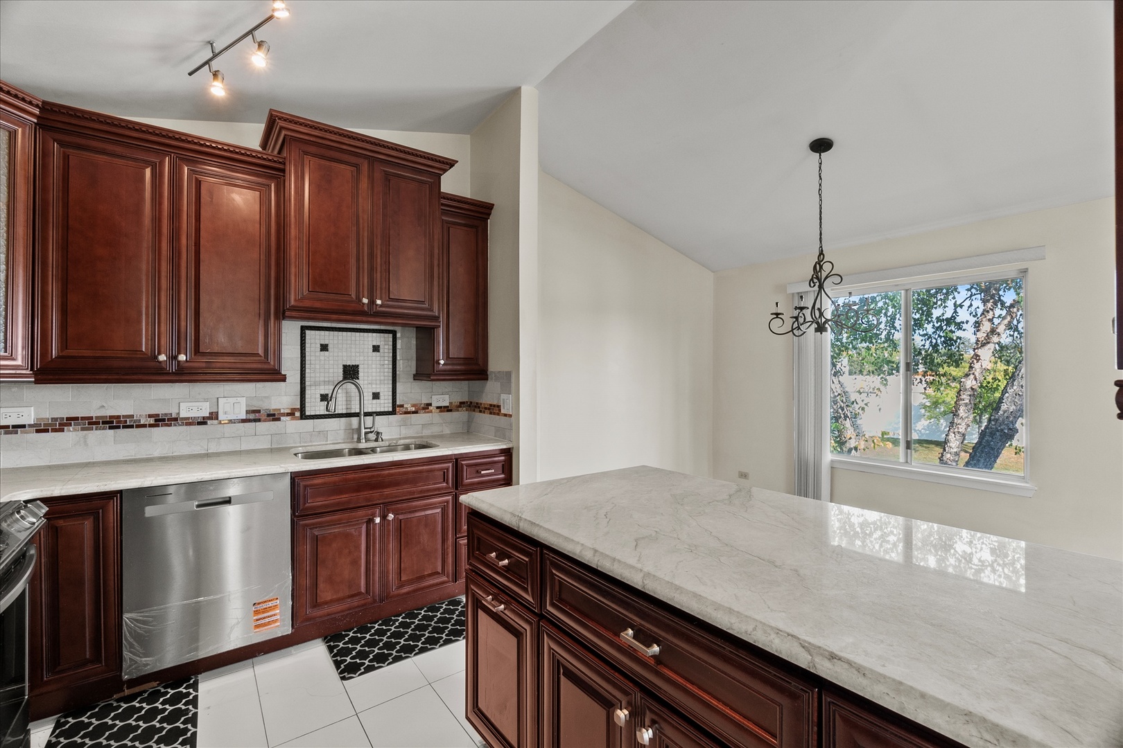 2669 S Embers Lane, Arlington Heights, IL 60005