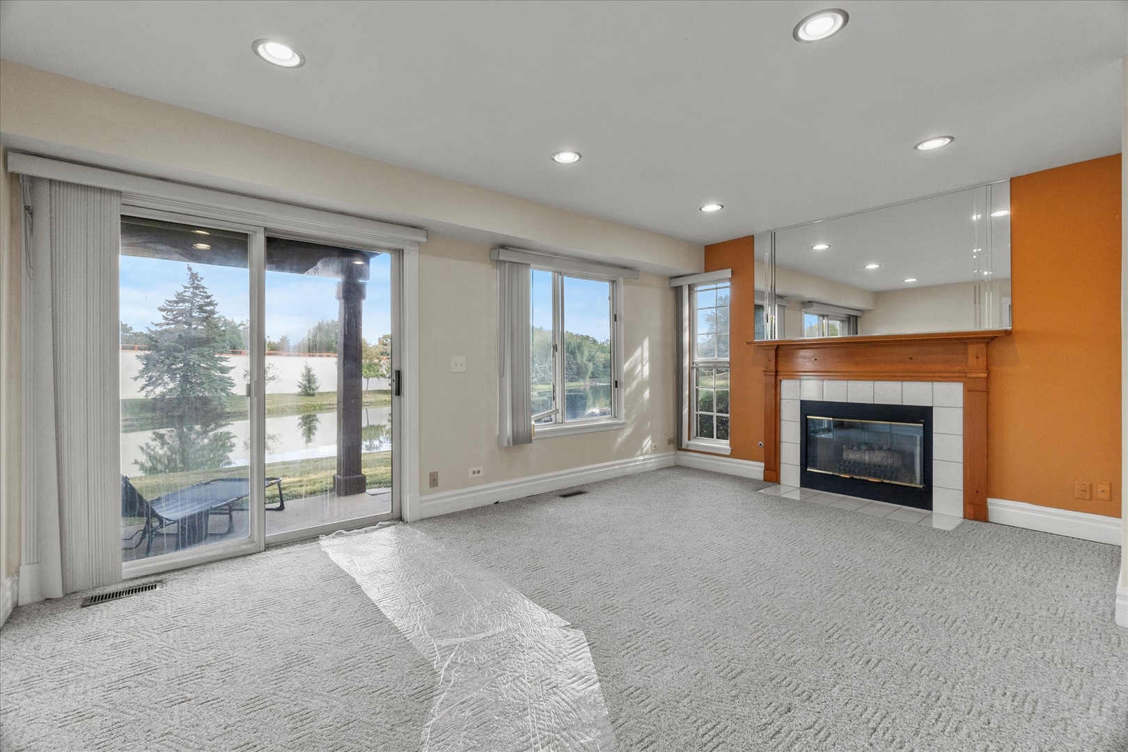 2669 S Embers Lane, Arlington Heights, IL 60005