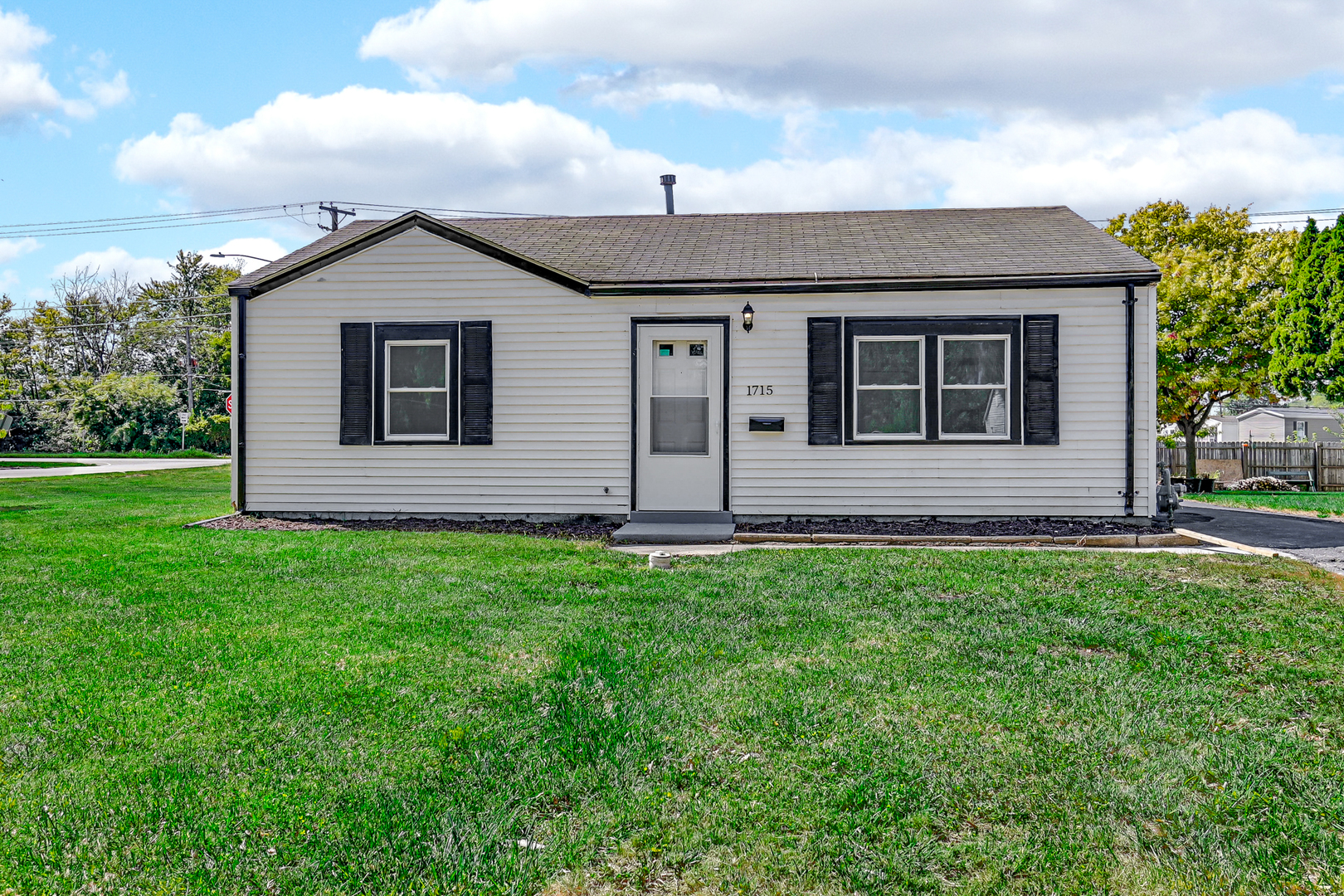 1715 Houston Avenue, Joliet, IL 60433