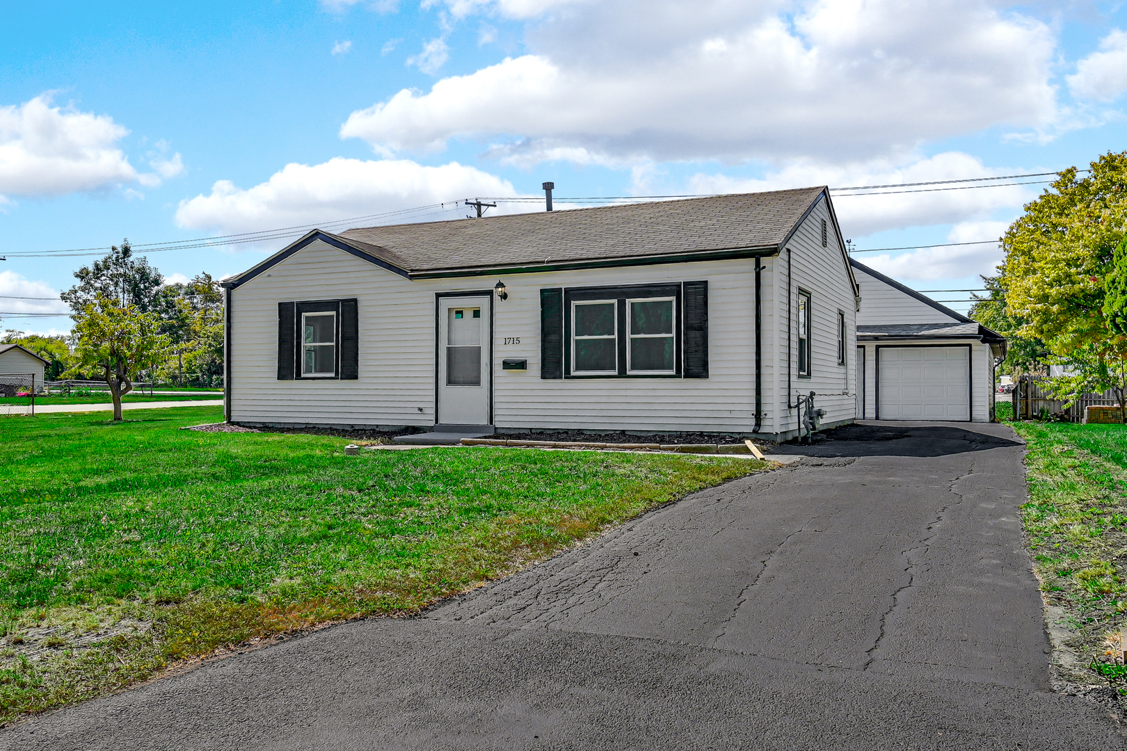 1715 Houston Avenue, Joliet, IL 60433