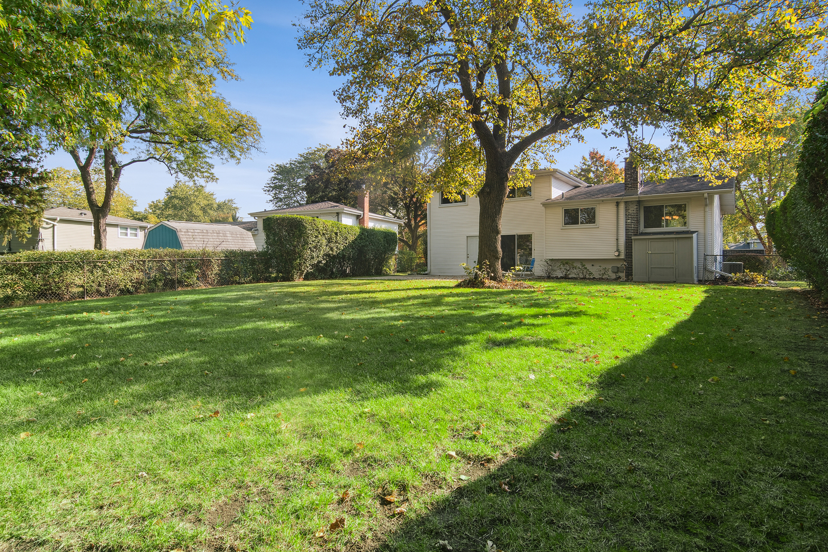 2340 N Lafayette Street, Arlington Heights, IL 60004