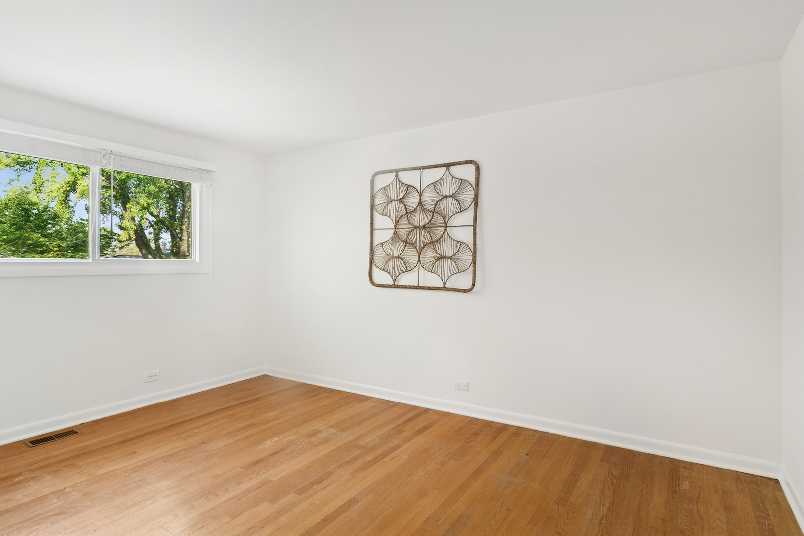 2340 N Lafayette Street, Arlington Heights, IL 60004