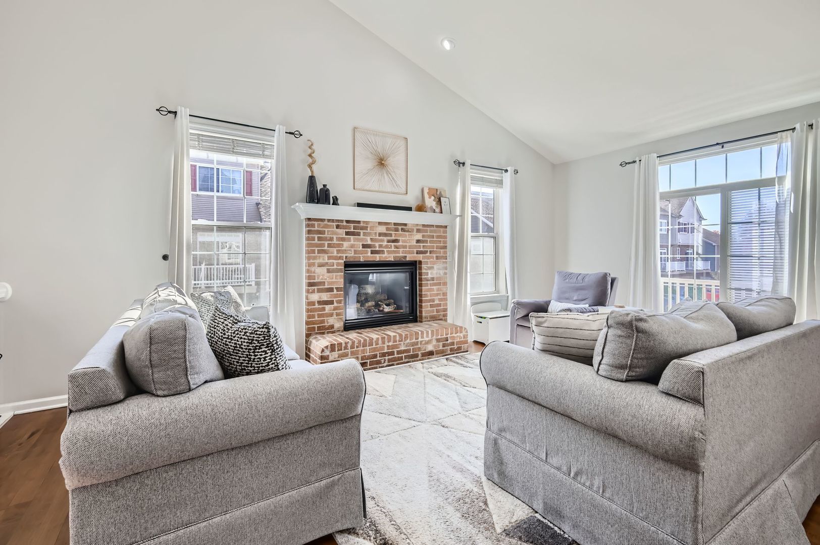 1912 Oxley Circle, Naperville, IL 60563