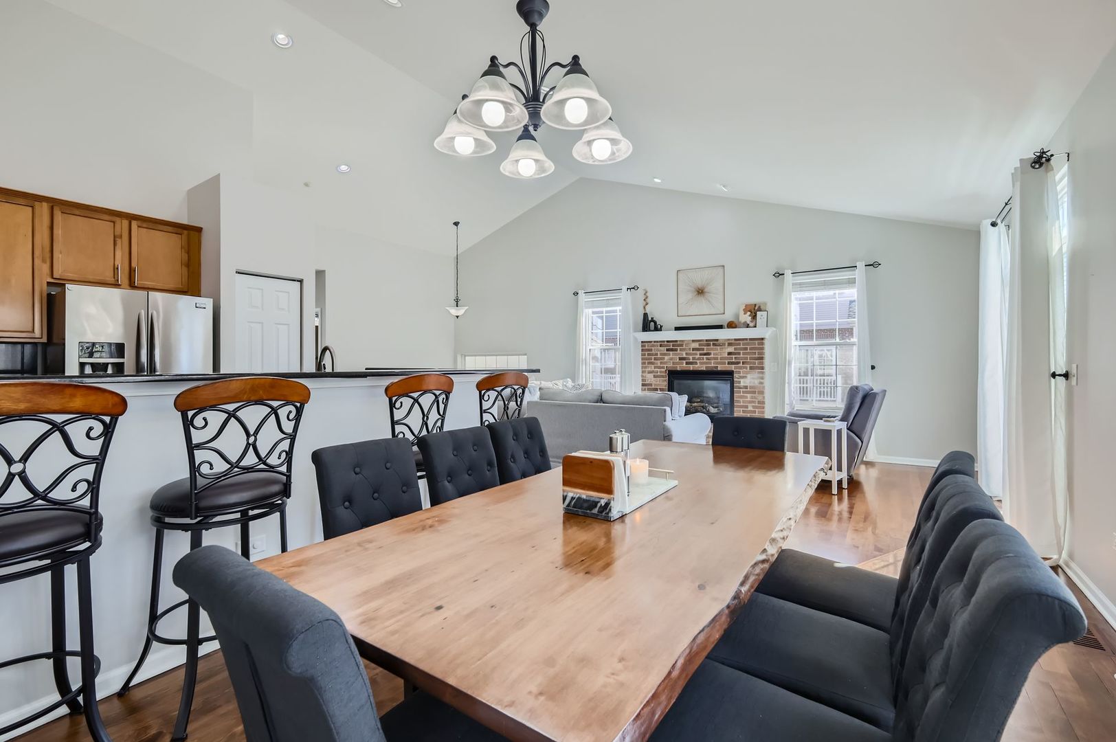 1912 Oxley Circle, Naperville, IL 60563