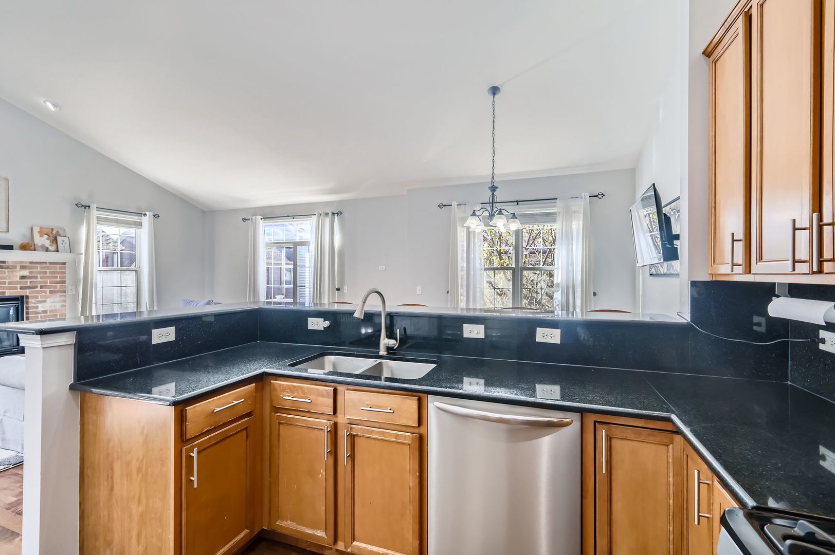 1912 Oxley Circle, Naperville, IL 60563