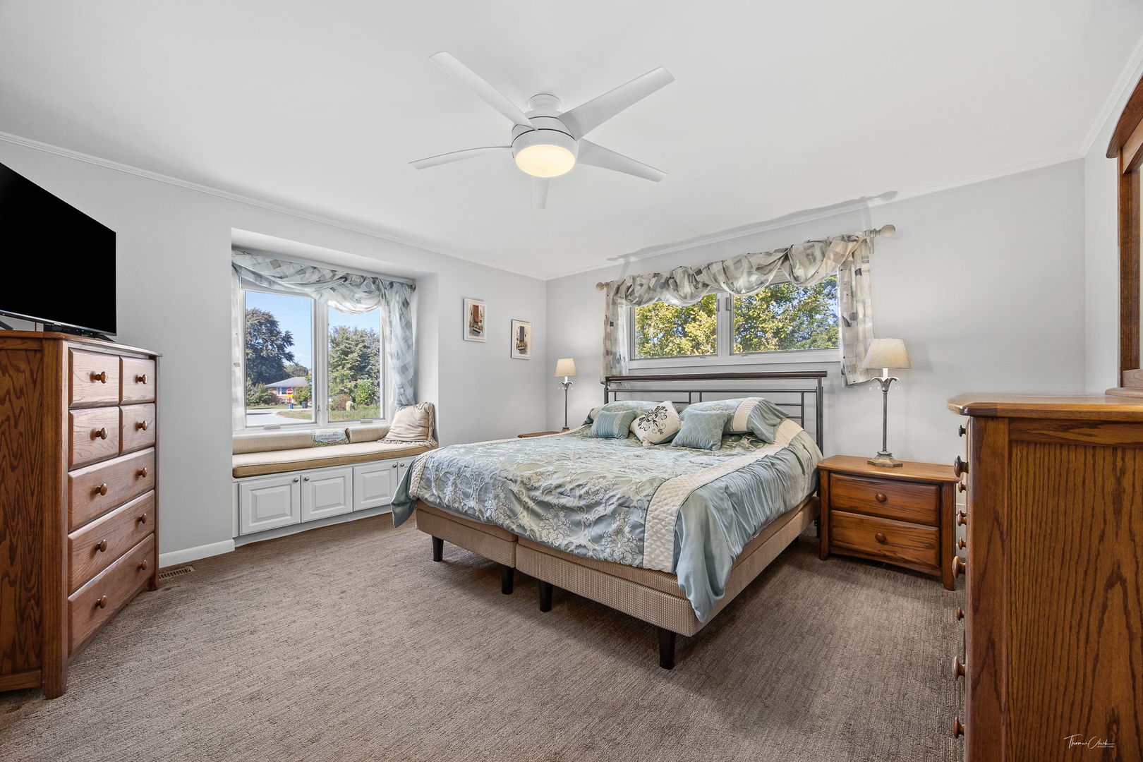 4140 Seeley Avenue, Downers Grove, IL 60515