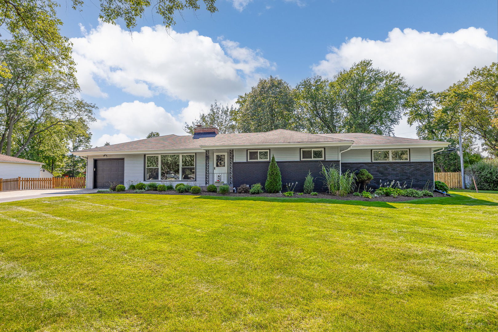 4140 Seeley Avenue, Downers Grove, IL 60515