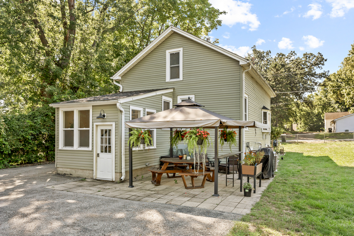 26700 W Woodland Avenue, Antioch, IL 60002