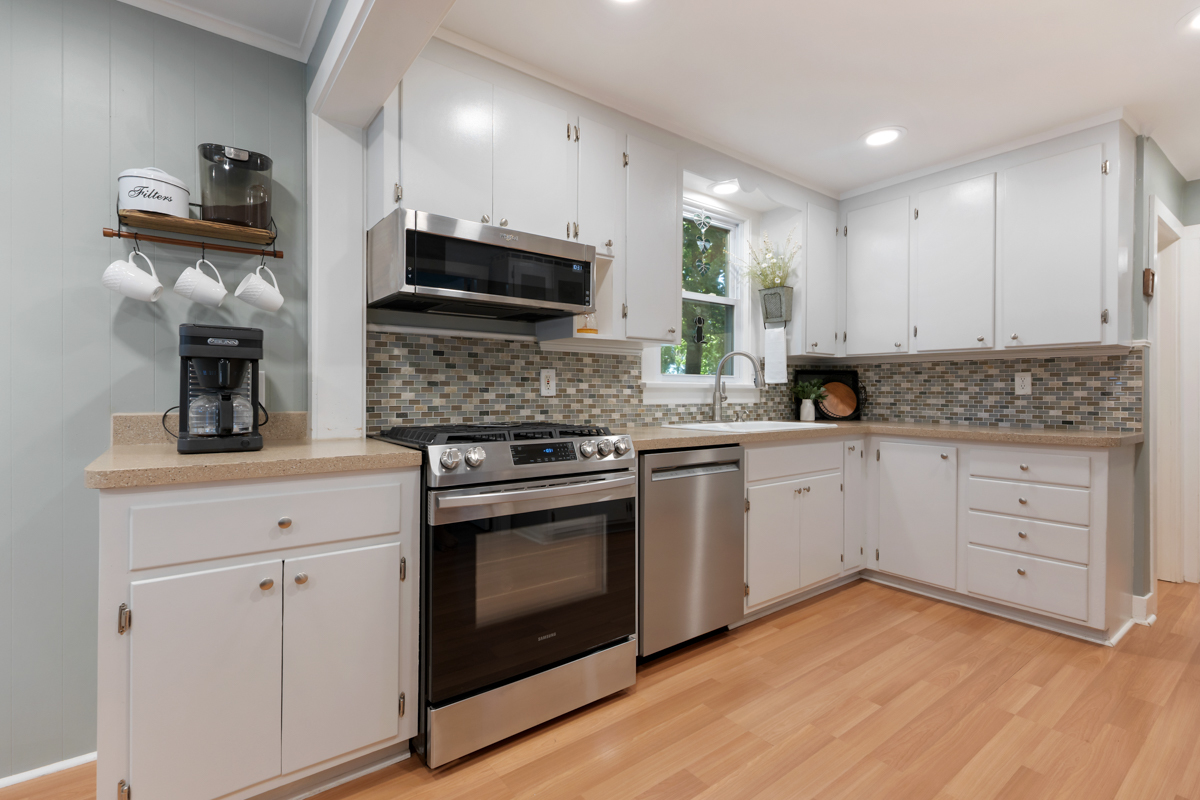 26700 W Woodland Avenue, Antioch, IL 60002