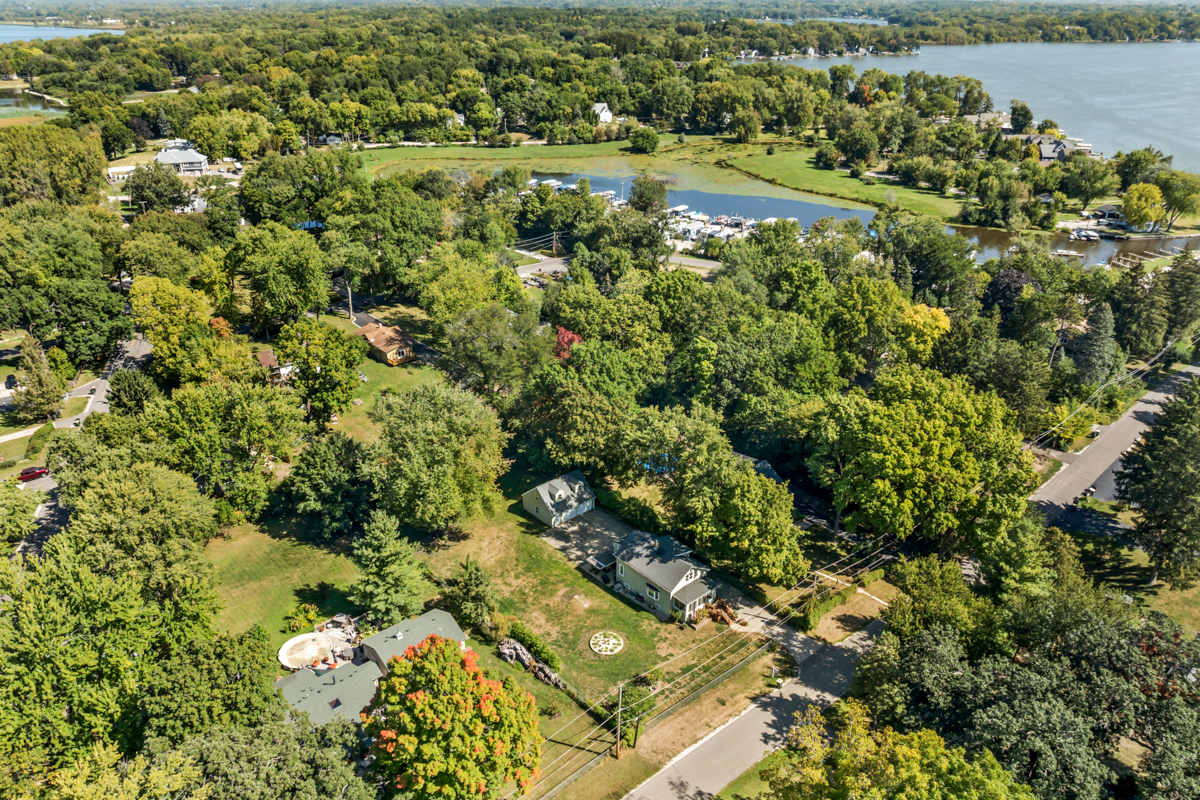 26700 W Woodland Avenue, Antioch, IL 60002