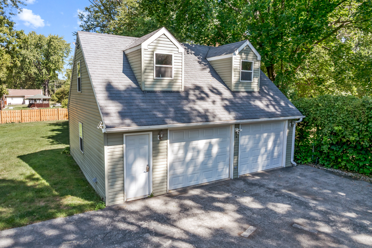 26700 W Woodland Avenue, Antioch, IL 60002