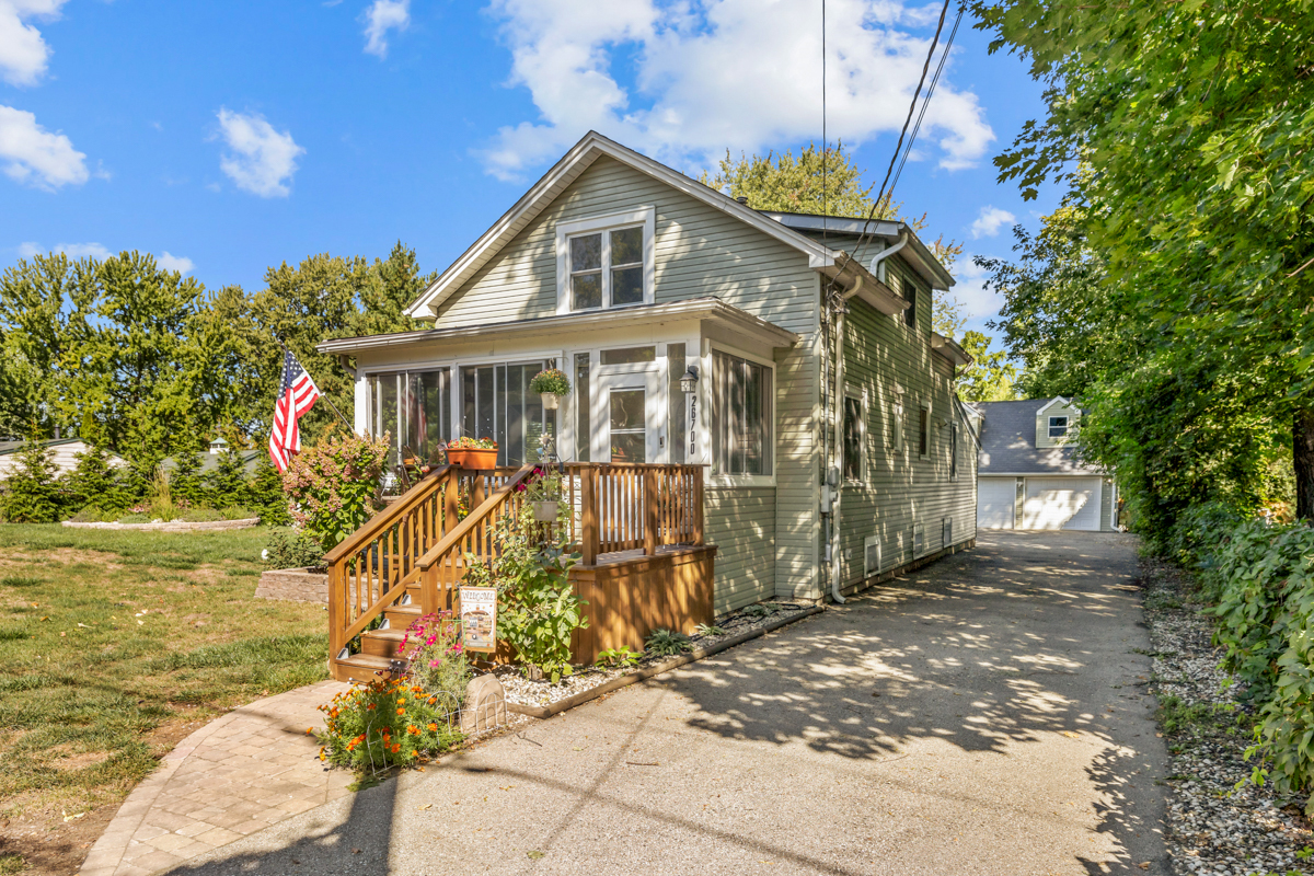 26700 W Woodland Avenue, Antioch, IL 60002