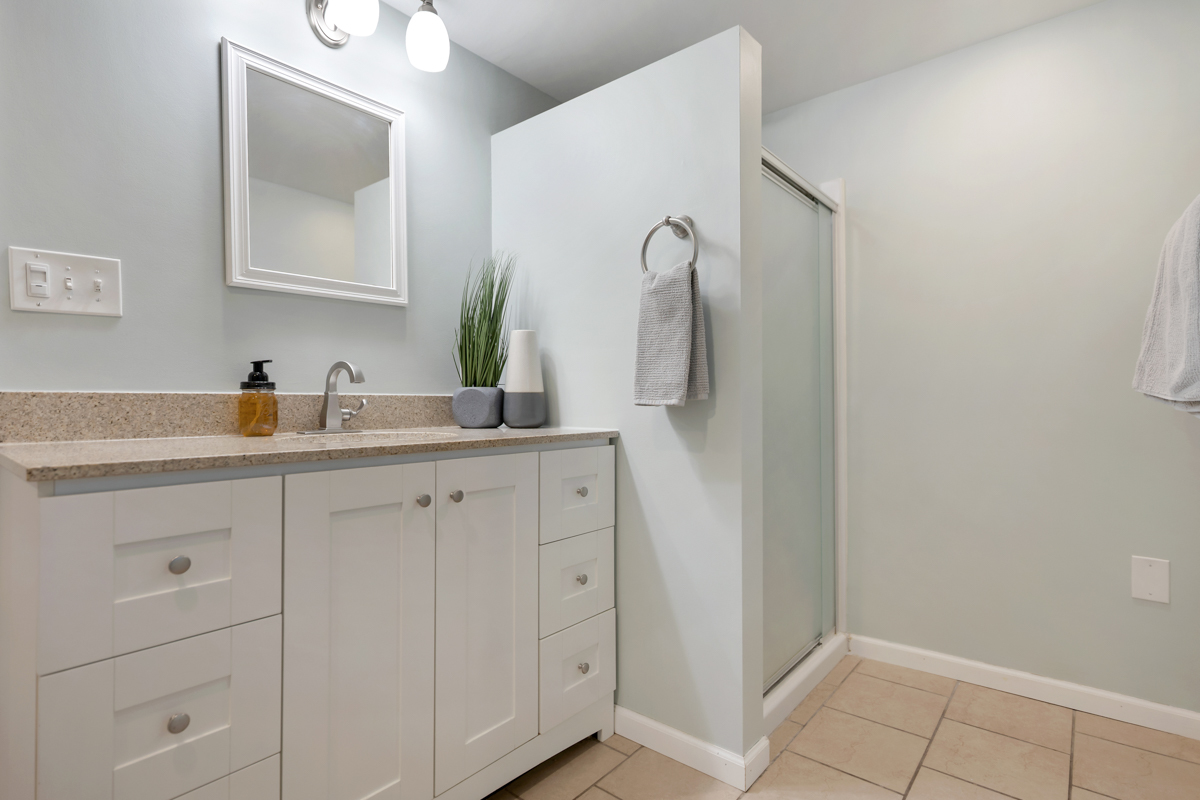 26700 W Woodland Avenue, Antioch, IL 60002