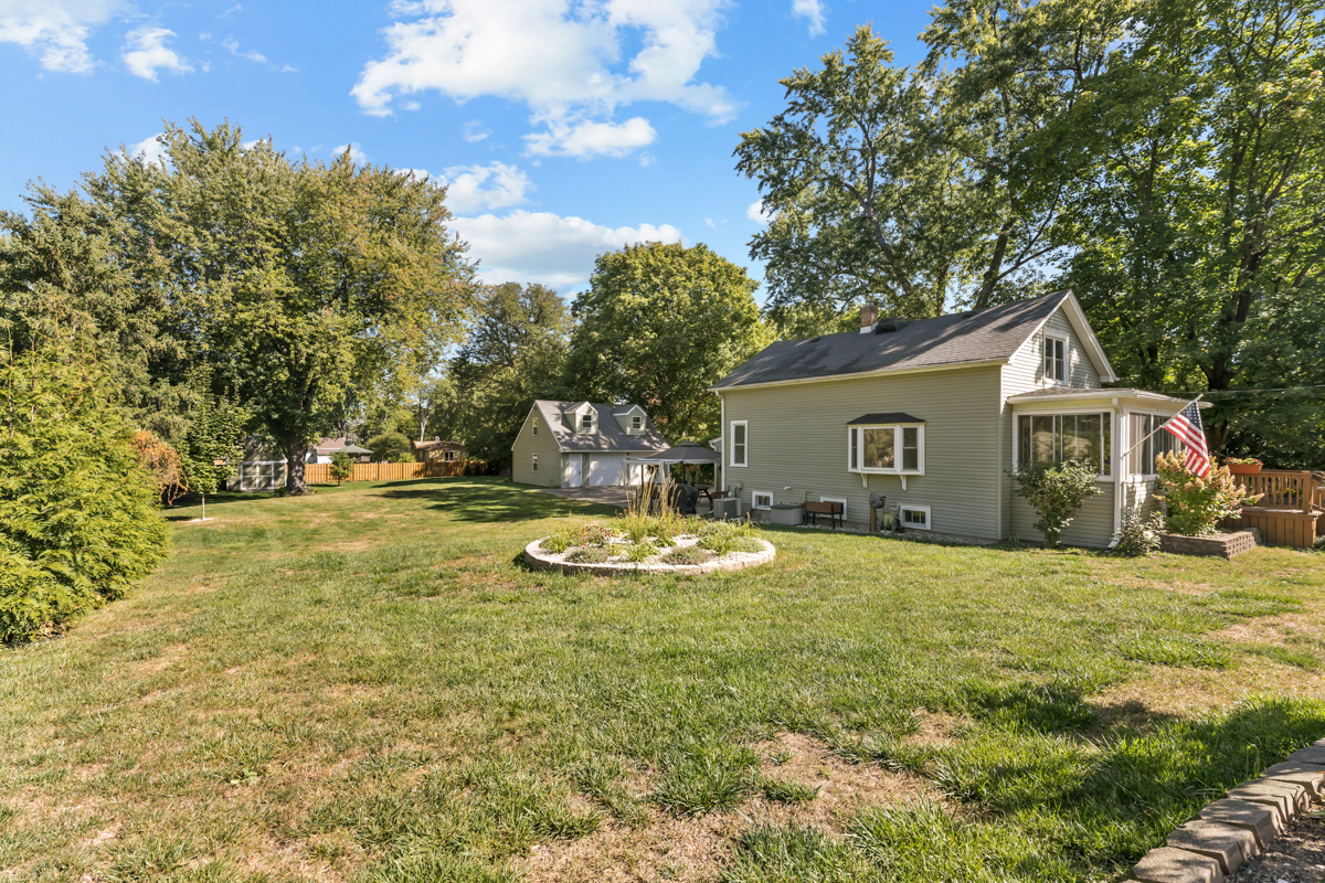 26700 W Woodland Avenue, Antioch, IL 60002