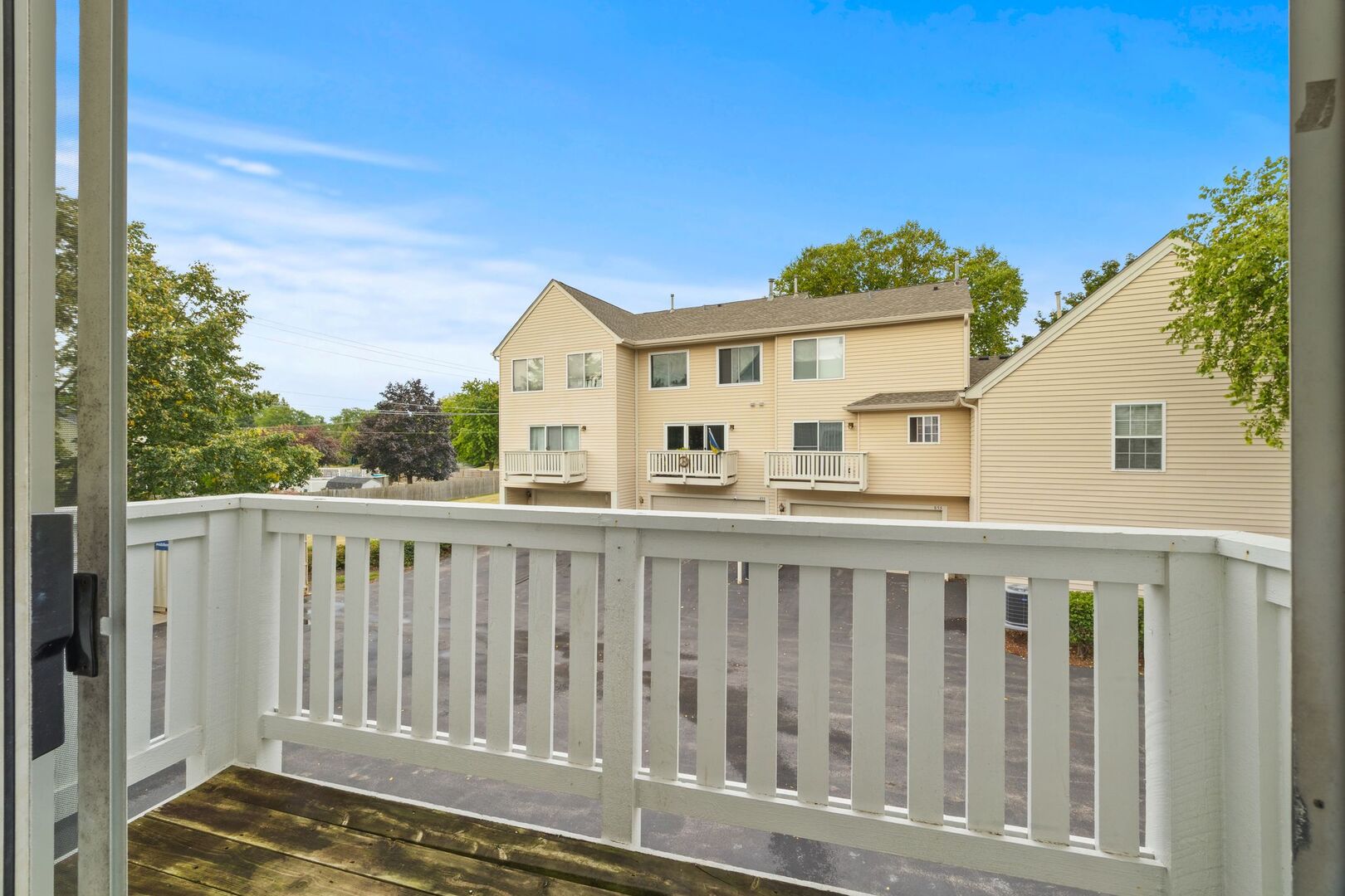 873 Essex Circle #873, Grayslake, IL 60030