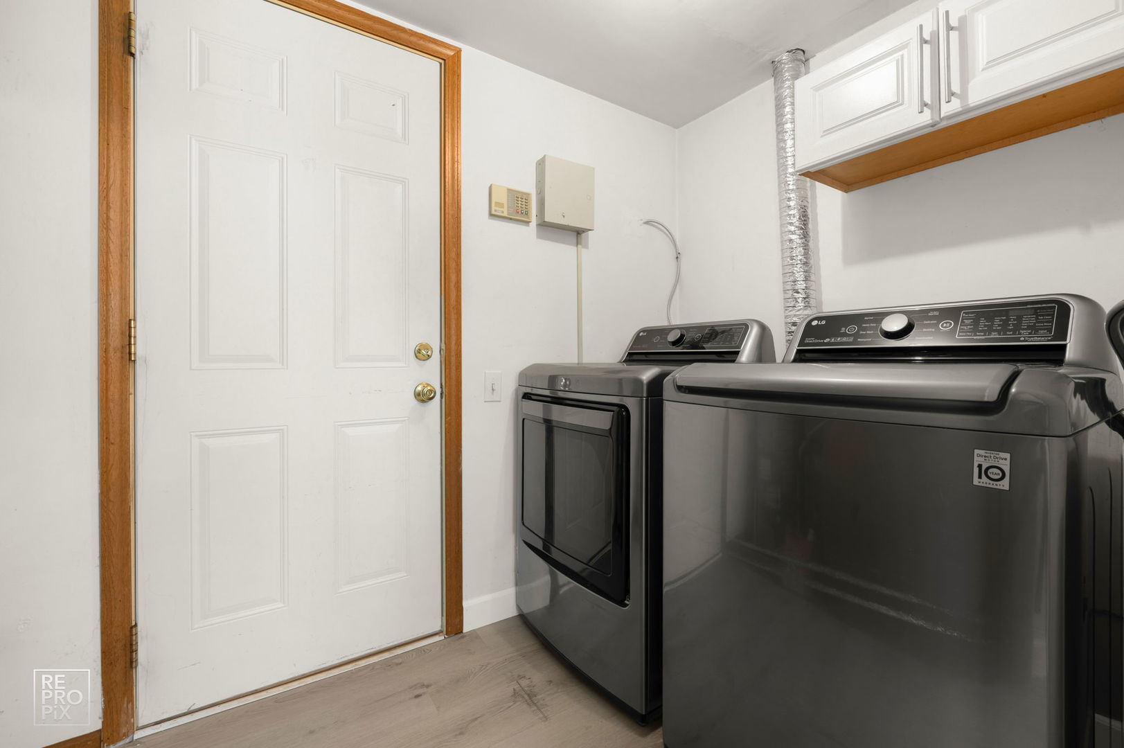 1705 College Green Drive, Elgin, IL 60123