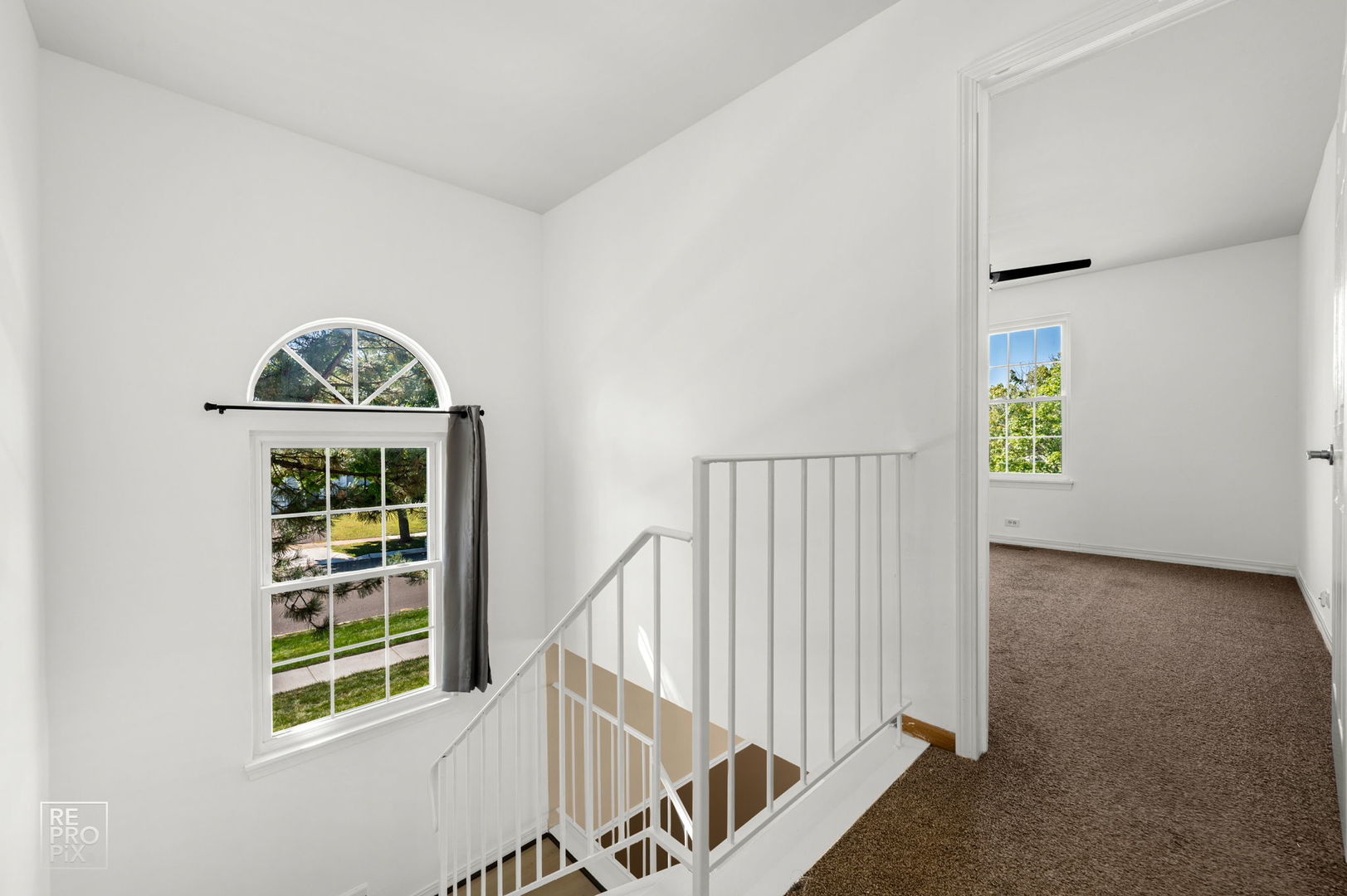 1705 College Green Drive, Elgin, IL 60123