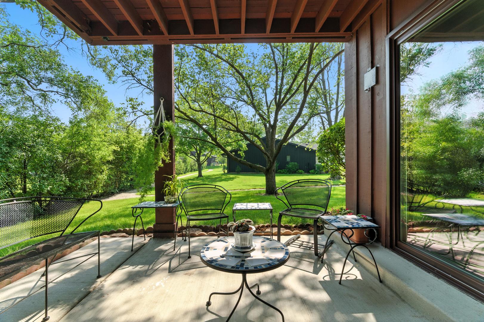 1415 Chartres Drive #1F, Northbrook, IL 60062