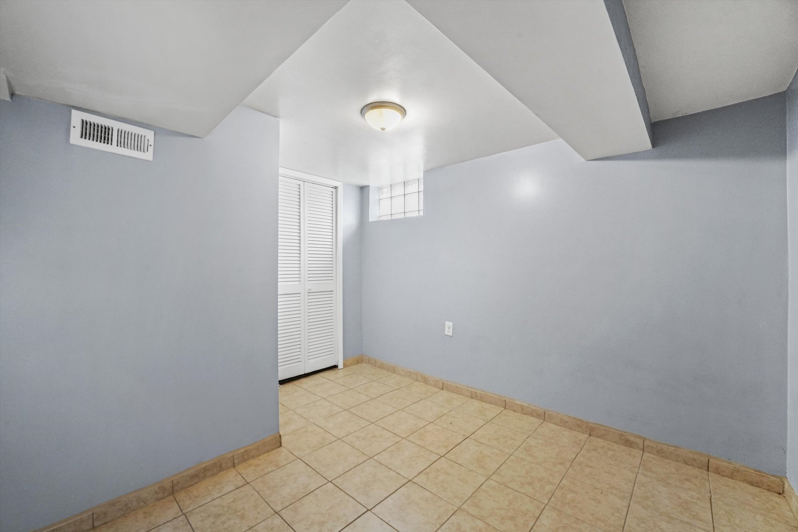 7820 S Sawyer Avenue #G, Chicago, IL 60652