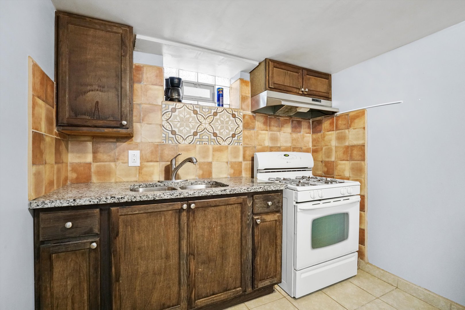 7820 S Sawyer Avenue #G, Chicago, IL 60652