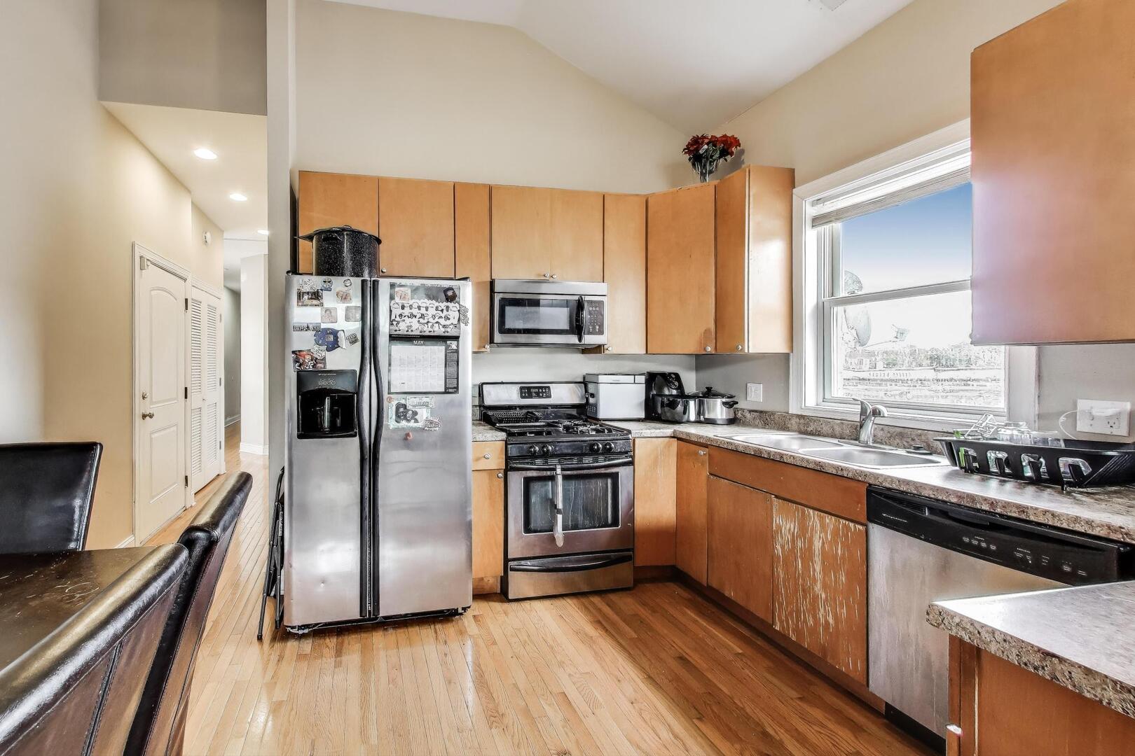 6527 S Drexel Avenue, Chicago, IL 60637