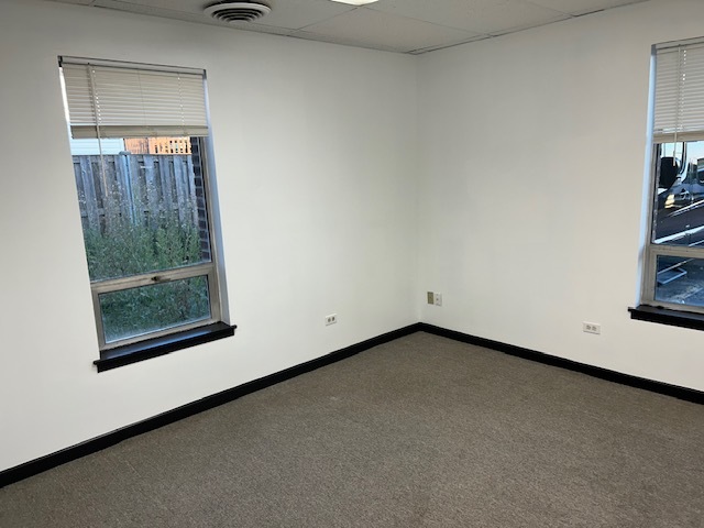 627 N York Street #H, Elmhurst, IL 60126