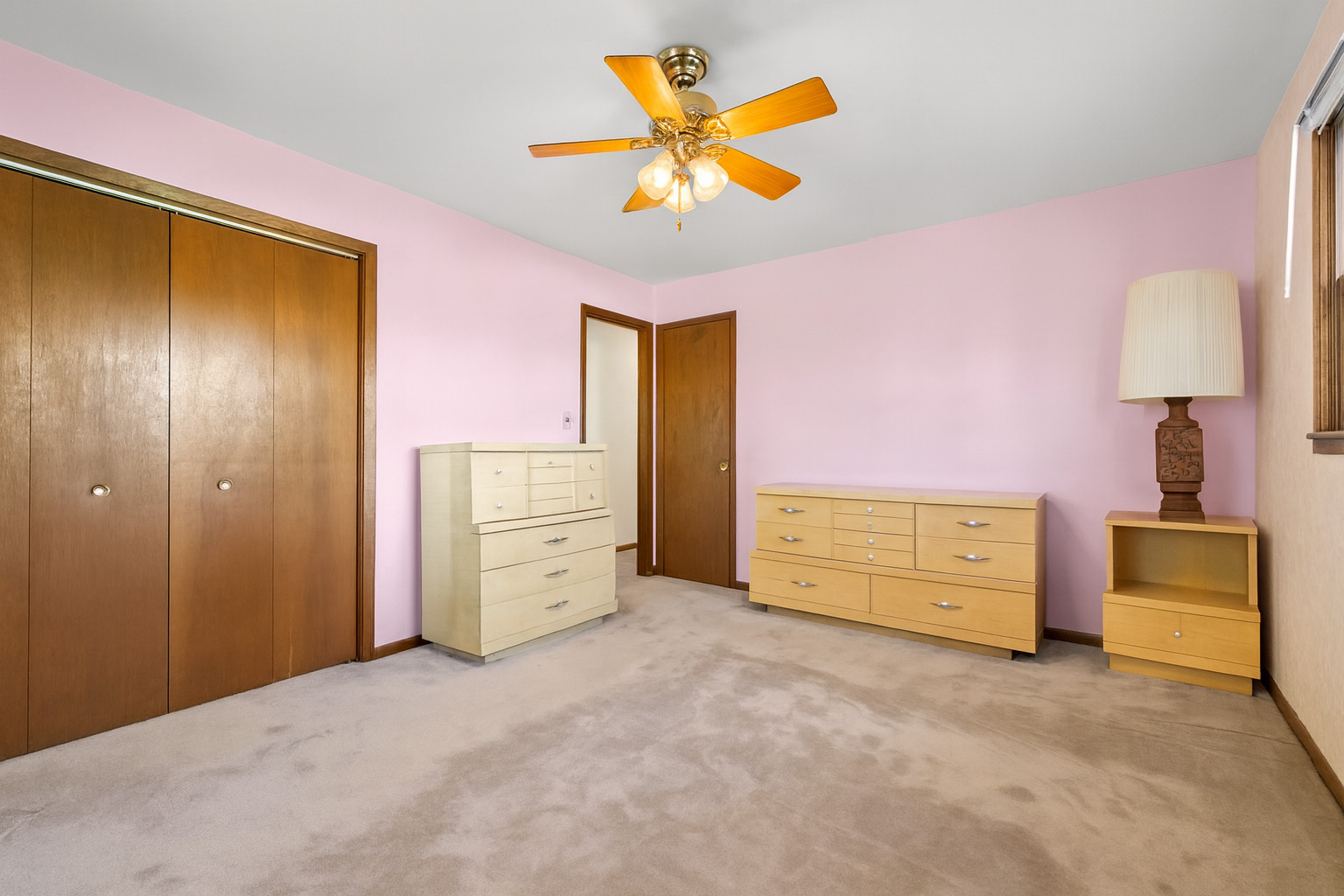 7831 Clarendon Hills Road, Willowbrook, IL 60527