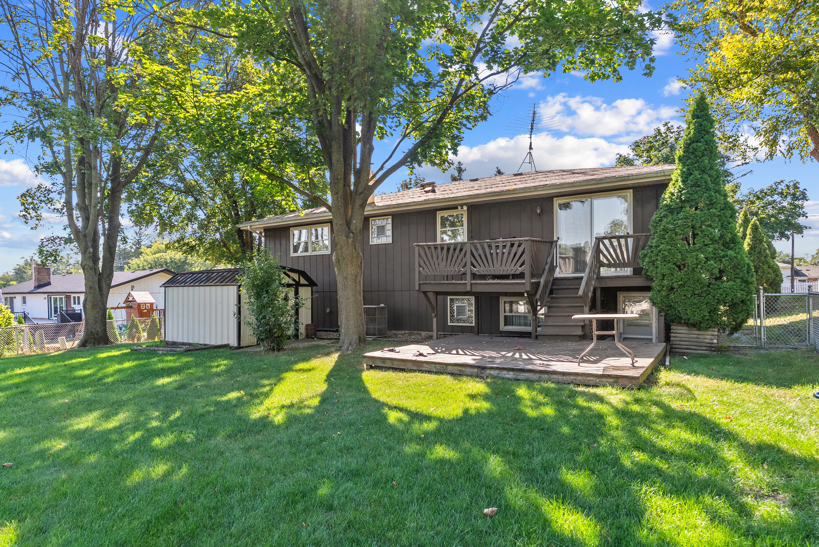 7831 Clarendon Hills Road, Willowbrook, IL 60527