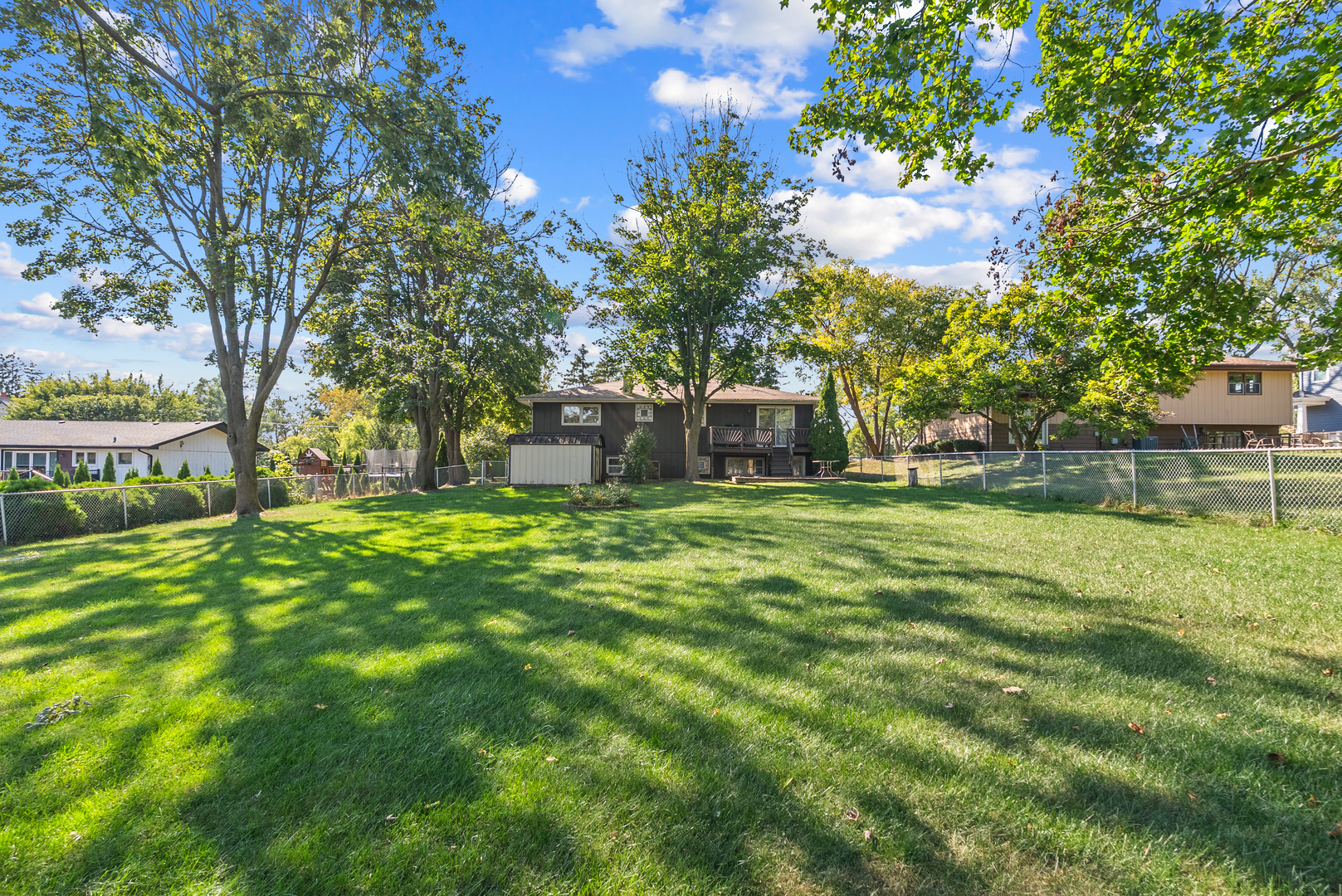 7831 Clarendon Hills Road, Willowbrook, IL 60527