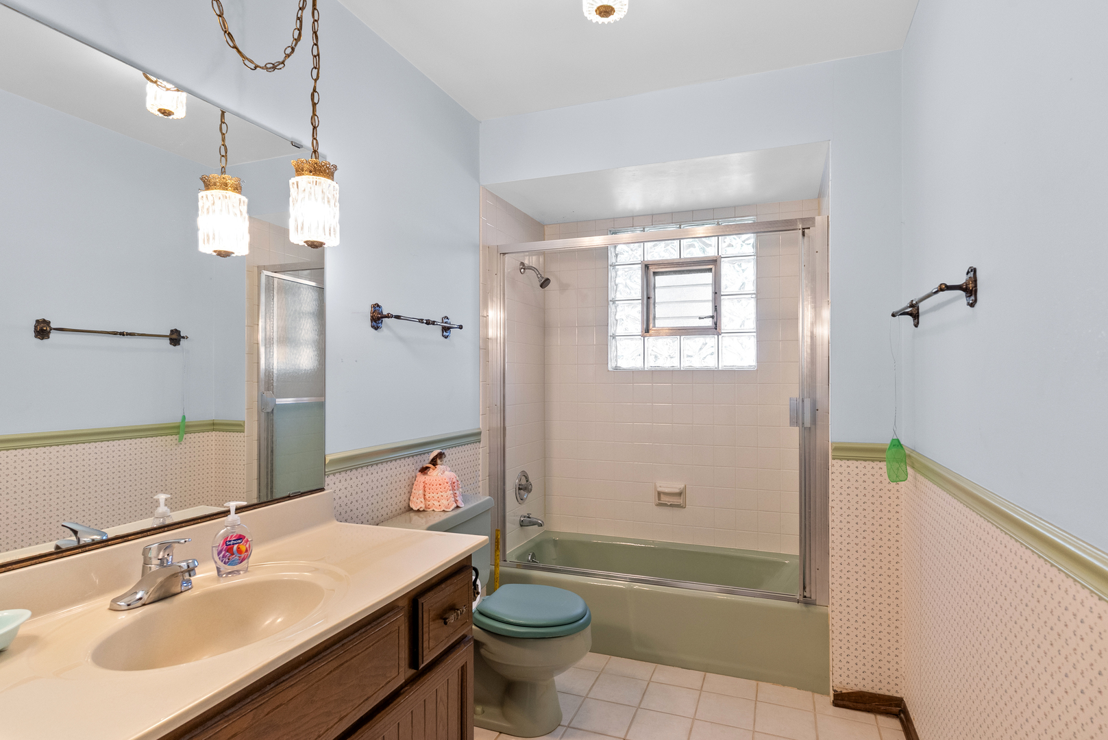 7831 Clarendon Hills Road, Willowbrook, IL 60527