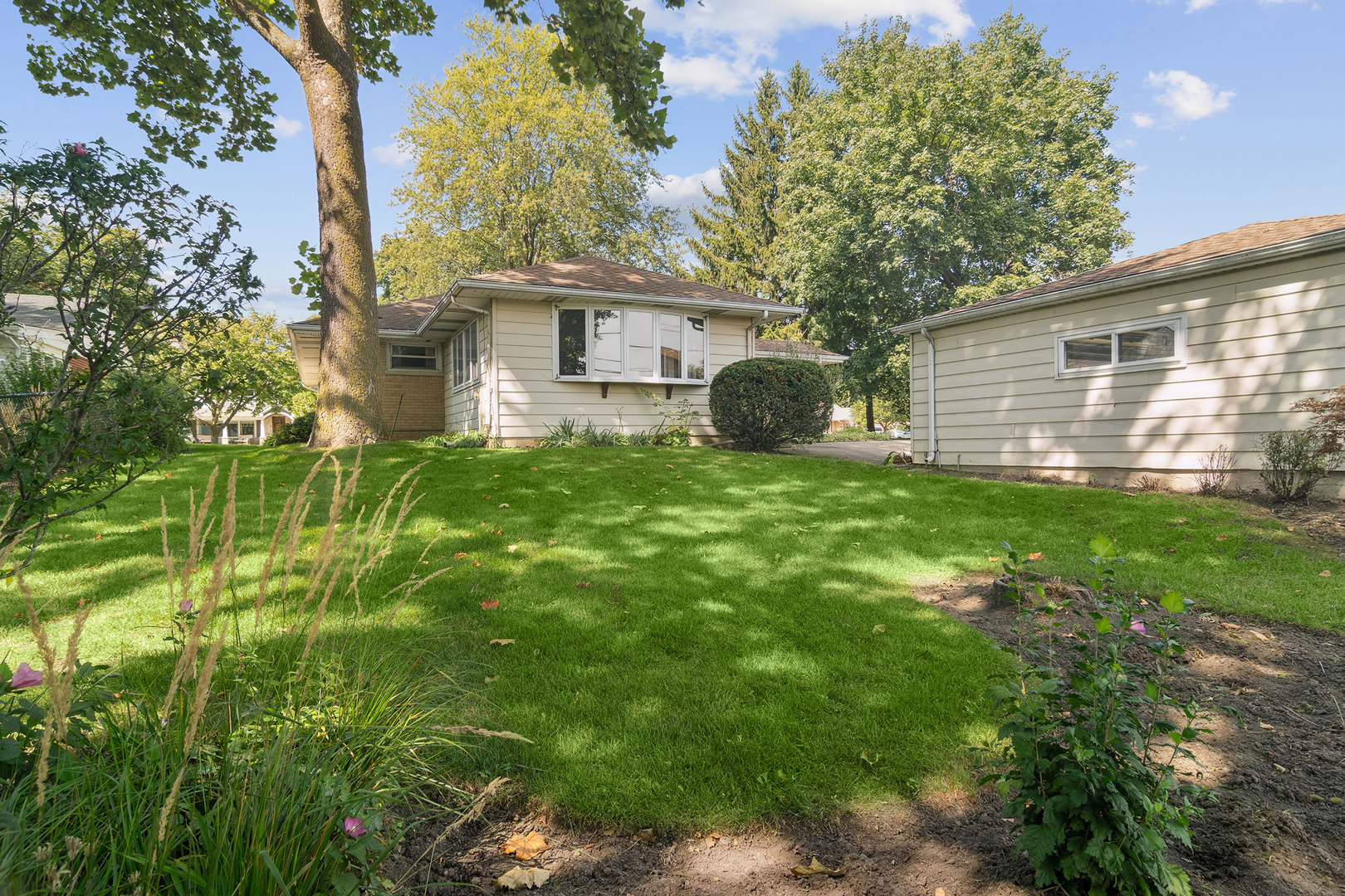 315 S We Go Trail, Mount Prospect, IL 60056