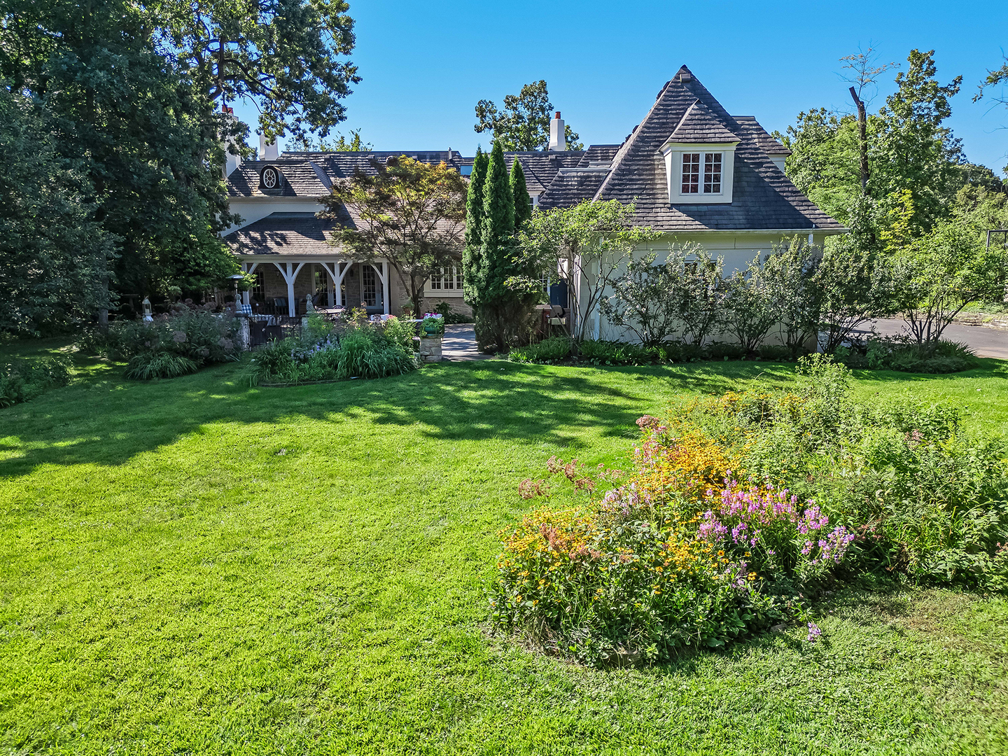 401 Glendale Avenue, Oak Brook, IL 60523