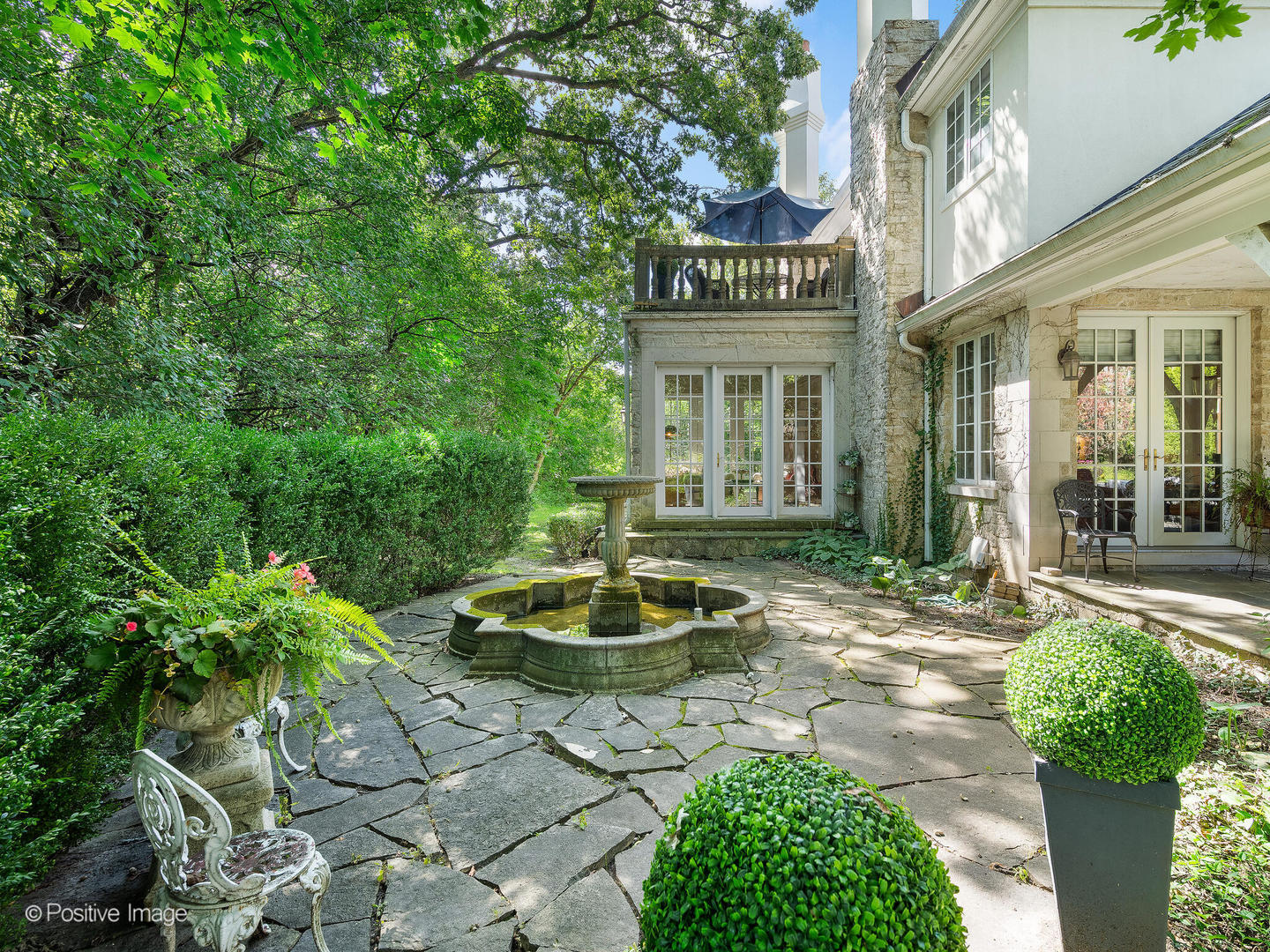 401 Glendale Avenue, Oak Brook, IL 60523