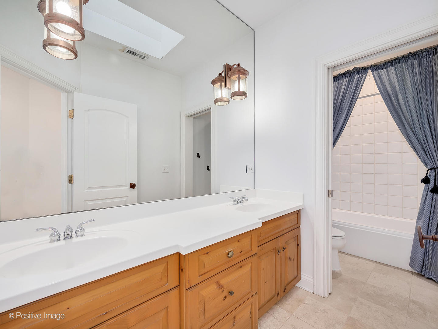 401 Glendale Avenue, Oak Brook, IL 60523