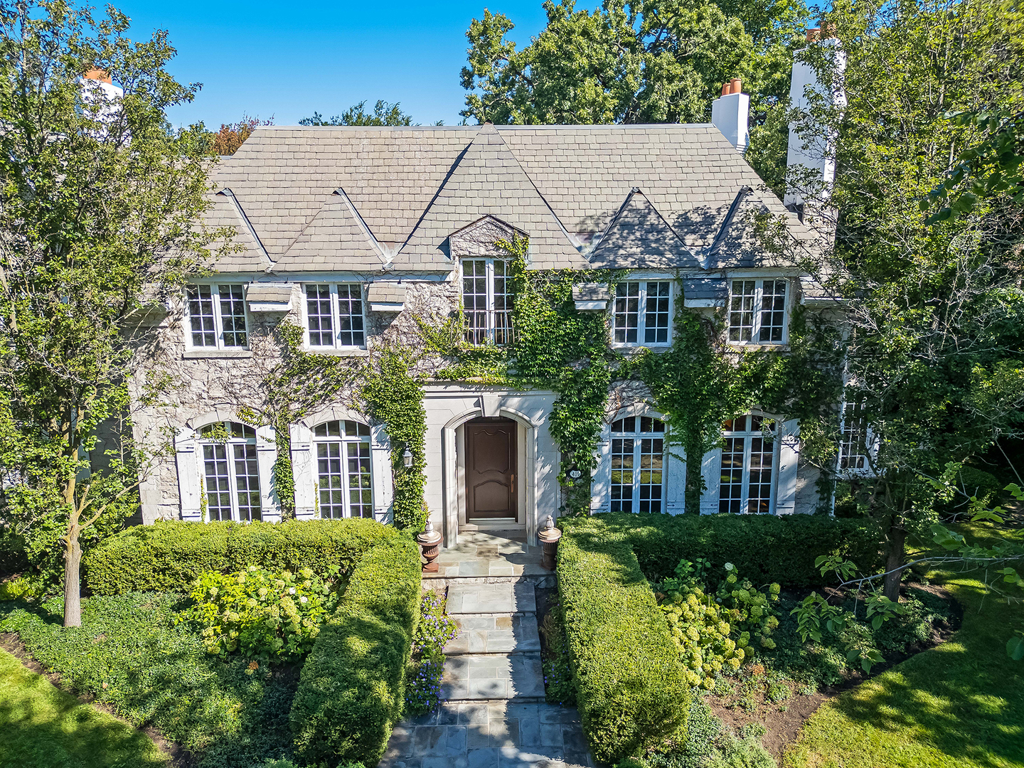 401 Glendale Avenue, Oak Brook, IL 60523
