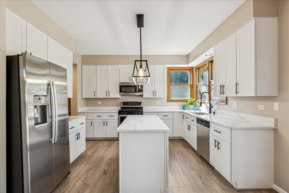 1300 Alexandra Boulevard, Crystal Lake, IL 60014